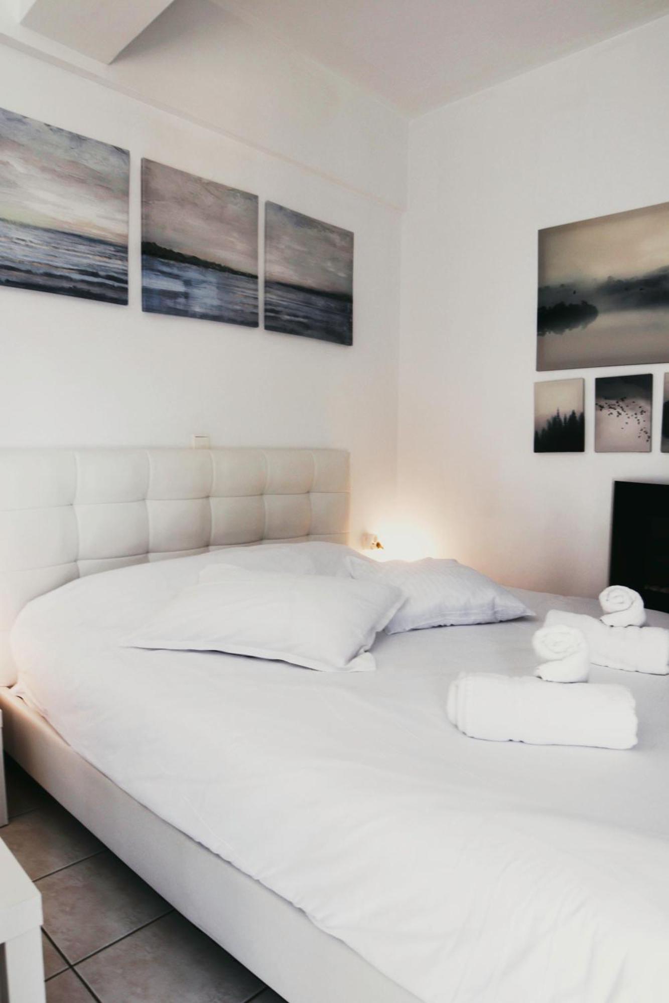 Gk Suites-Constantin View , Auto Check-In 24H Yenişehir Dış mekan fotoğraf