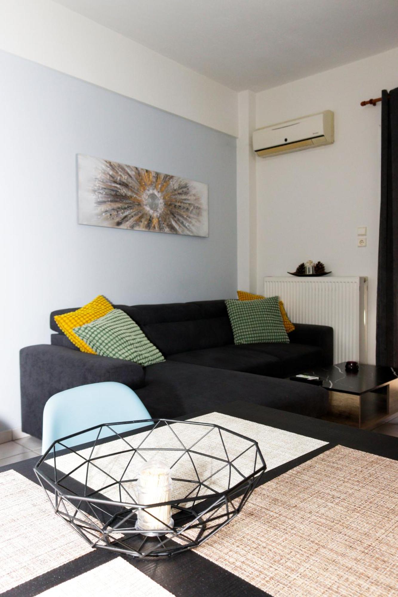 Gk Suites-Constantin View , Auto Check-In 24H Yenişehir Dış mekan fotoğraf
