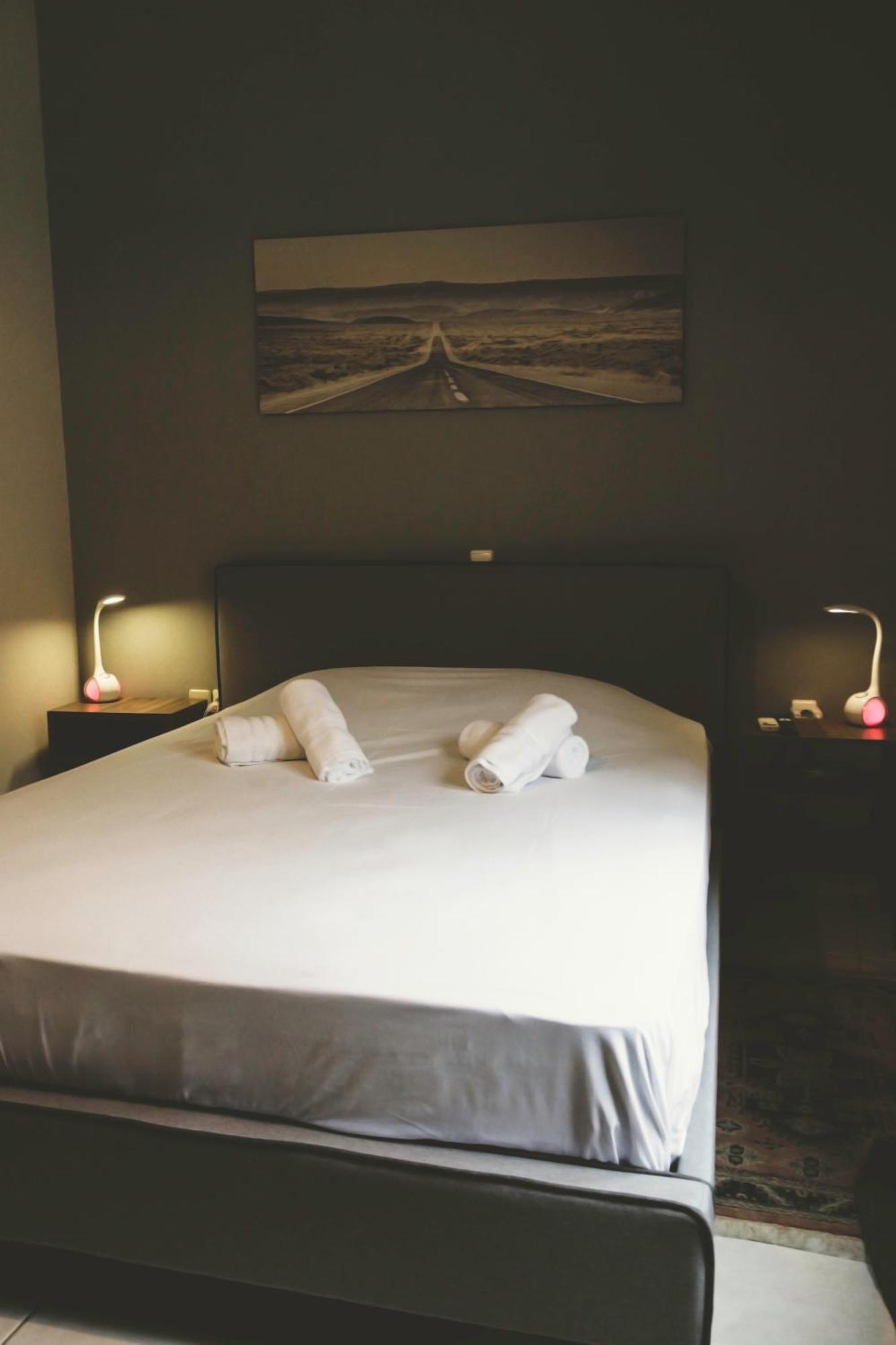 Gk Suites-Constantin View , Auto Check-In 24H Yenişehir Dış mekan fotoğraf