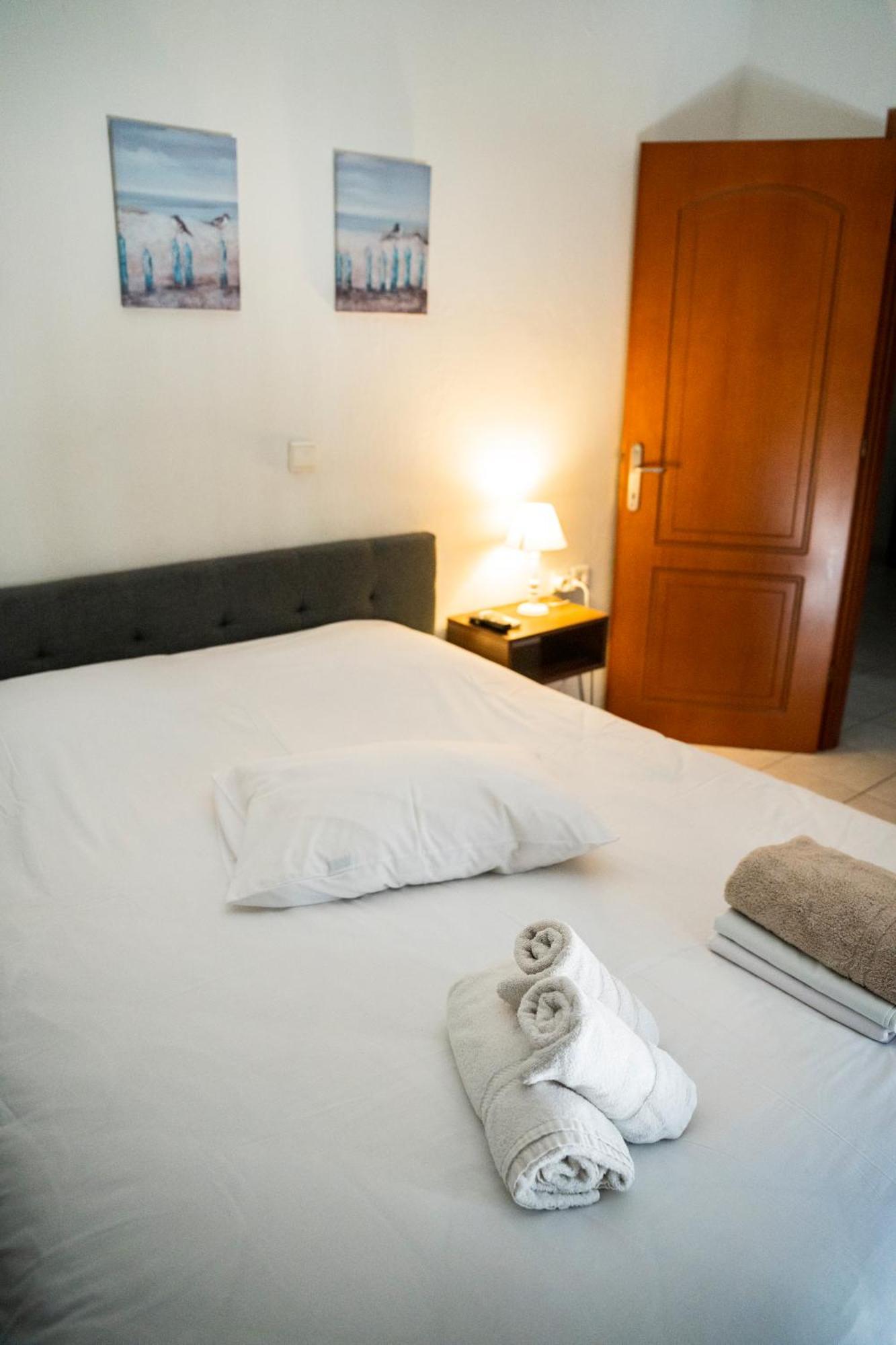 Gk Suites-Constantin View , Auto Check-In 24H Yenişehir Dış mekan fotoğraf