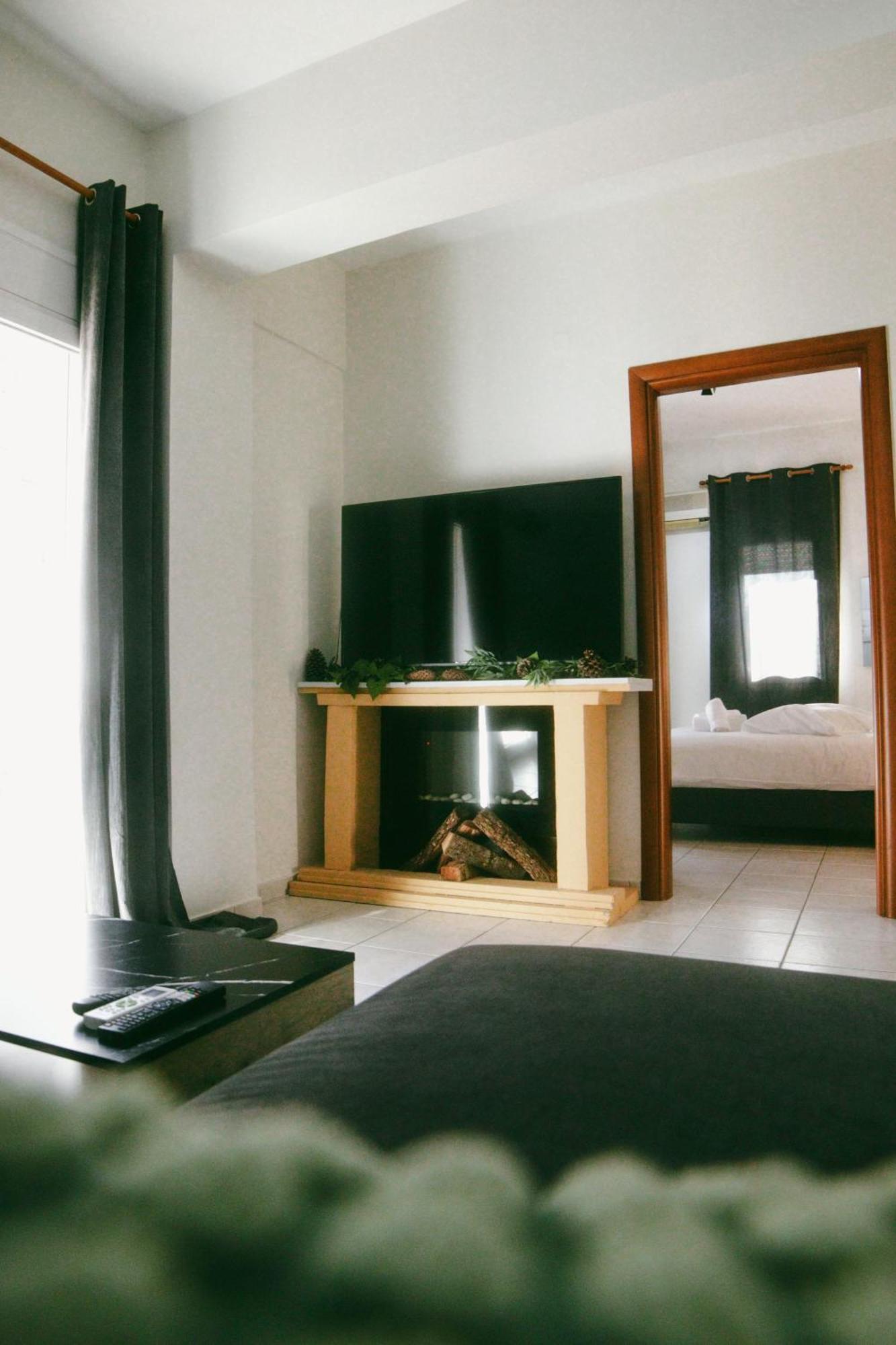 Gk Suites-Constantin View , Auto Check-In 24H Yenişehir Dış mekan fotoğraf