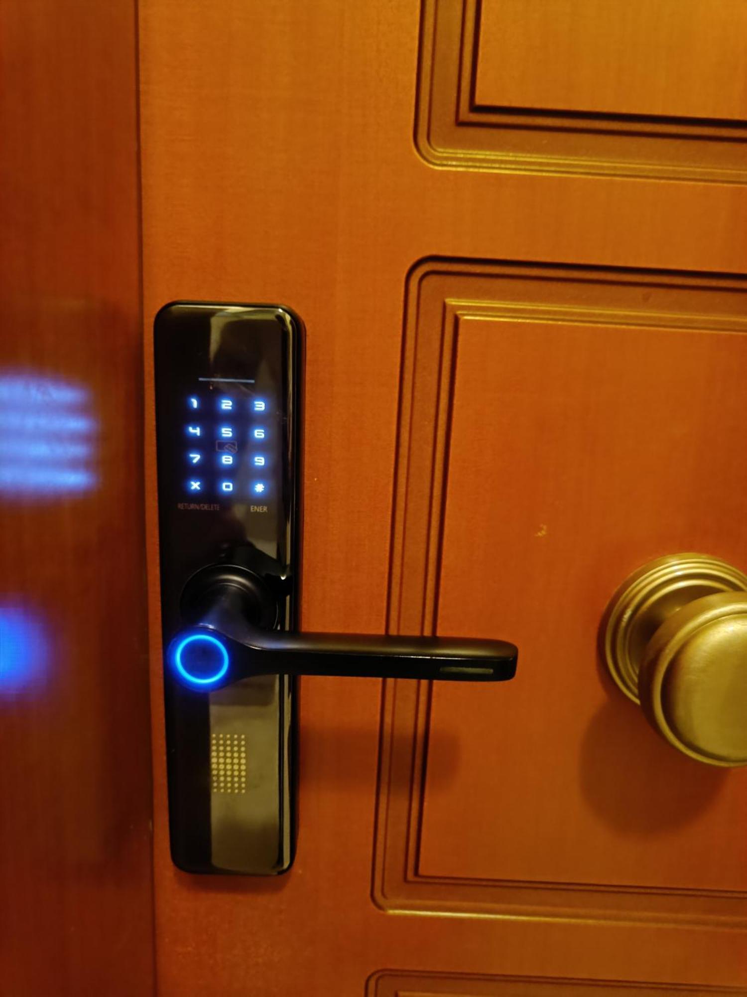 Gk Suites-Constantin View , Auto Check-In 24H Yenişehir Oda fotoğraf