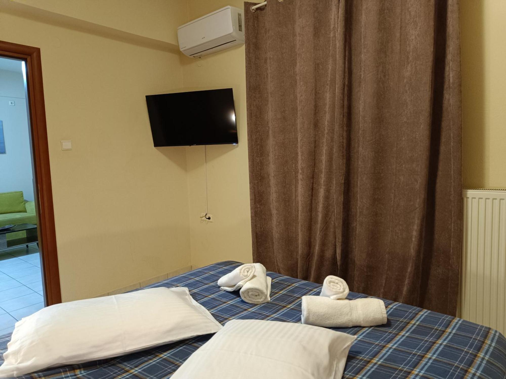 Gk Suites-Constantin View , Auto Check-In 24H Yenişehir Oda fotoğraf